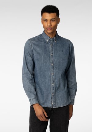 WYATT - Button down-skjorte - faded denim