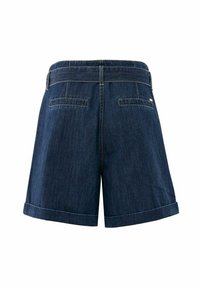 Mørkeblå denimshorts med opbukne kanter, baglommer med paspolering og en bred linning med bæltestropper.