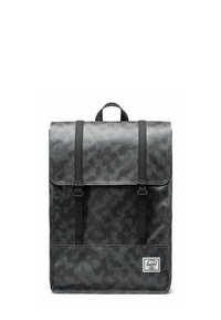 Sac à dos camouflage gris au design structuré, doté de sangles noires et d'une poignée supérieure, fabriqué en matériau durable avec une texture lisse.