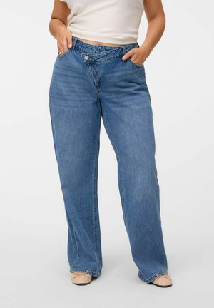Vero Moda Curve WIDE-FIT JEANS VMCTESSA HIGH RISE WIDE LEG FIT JEANS - Wide leg - medium blue denim