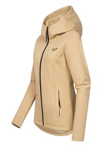 Chaqueta softshell beige con capucha, que presenta una cremallera negra y bolsillos laterales. Textura suave con un diseño ajustado. Logotipo en el pecho.