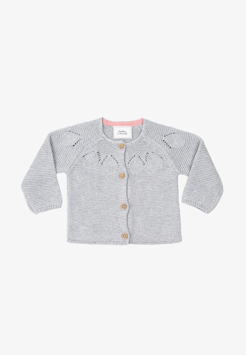 Hellgrauer gestrickter Cardigan mit langen Ärmeln, rundem Ausschnitt und pinkem Innenkragen. Verfügt über vier Holzknöpfe und ein Blattmuster-Design.