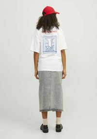 JJXX JXENYA LOOSE TEE - Camiseta estampada - bright white