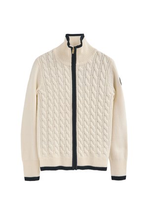 Roomkleurige vest met ritssluiting, met een kabelgebreid patroon aan de voorkant en geribbelde marineblauwe accenten bij de kraag, manchetten en zoom.