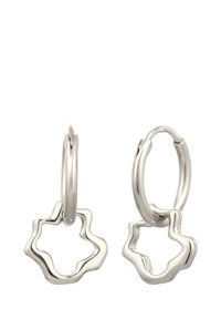 Sølv hoop øreringe med en bølget kontur, der ligner en skylignende form. Glat tekstur og poleret finish. Letvægtsdesign og sikker lukning.