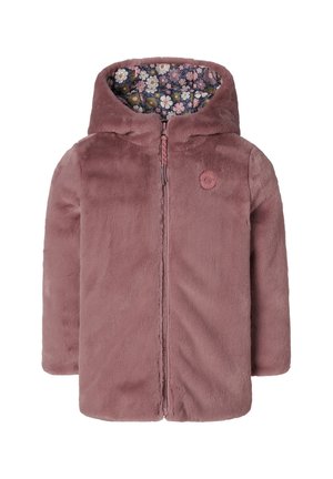 Różowa, puszysta kurtka z kapturem, z frontowym zamkiem błyskawicznym i kwiatowym wzorem wewnątrz. Posiada małe logo po lewej stronie.