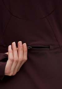 lululemon MIST OVER WINDBREAKER - Tuulitakki - goodnight plum