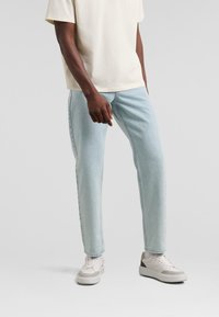 KARL LAGERFELD DISNEY STRAIGHT-FIT - Egyenes szárú farmer - light blue denim