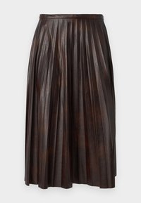 Gonna midi plissettata marrone in pelle, con vita alta e silhouette fluida caratterizzata da pieghe verticali su tutto il tessuto.