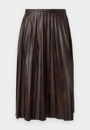 Jupe midi plissée marron en cuir, dotée d'une taille élastique et d'une silhouette fluide avec des plis verticaux sur tout le tissu.