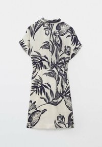 Robe crème à manches courtes, longueur genou, imprimé botanique noir et perroquet, col montant et détail froncé à la taille.