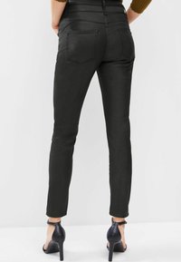 Next LIFT, STYLE AND SHAPE COATED - Blugi slim fit - black