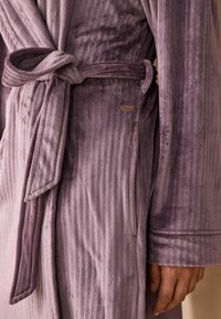 Next REGULAR FIT - Chalatas - lilac purple