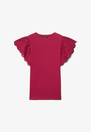 Top rosa scuro a maniche corte con scollo rotondo e ampie maniche in pizzo smerlato con intricati motivi traforati.