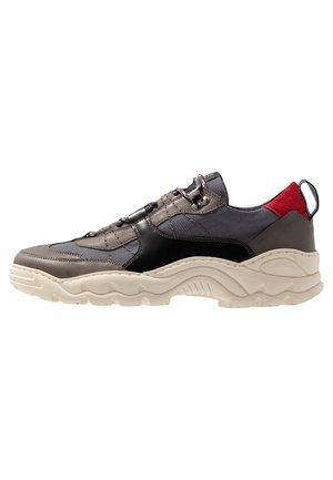 Sneakers - grey