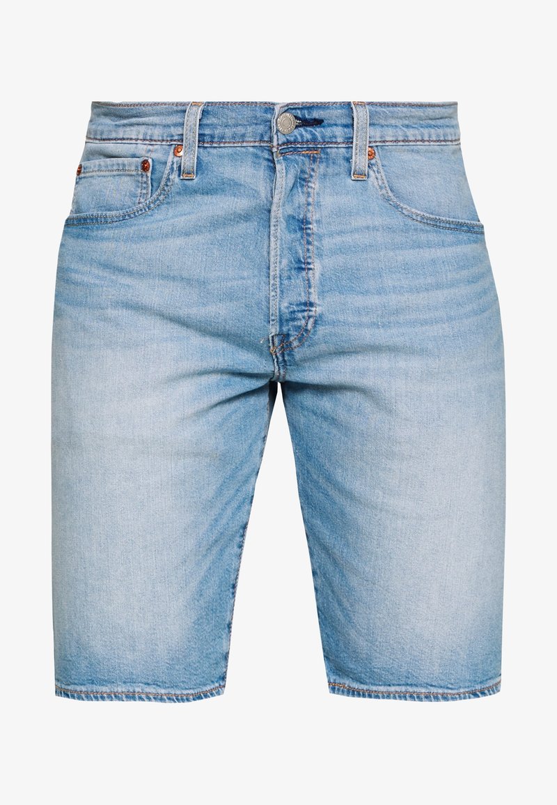 Short en jean bleu clair avec bouton à l'avant, fermeture éclair, passants de ceinture, poches des deux côtés et une petite poche pour pièces de monnaie.
