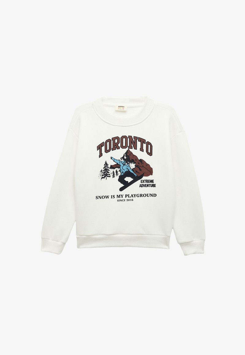 Weißer Sweatshirt mit Rundhalsausschnitt, mit einem grafischen Druck eines Skifahrers und dem Text: "TORONTO EXTREME ADVENTURE SNOW IS MY PLAYGROUND SINCE 2016."