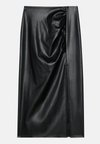 Pencil skirt - black