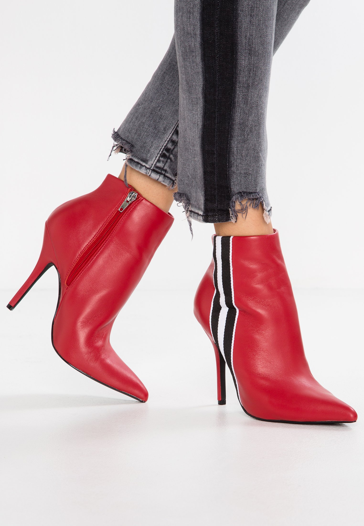 steve madden boots red