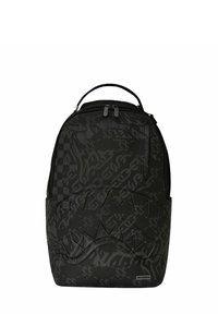 Mochila negra con una superficie texturizada que presenta diversos patrones, incluyendo signos de dólar y formas geométricas. Incluye un bolsillo frontal y cremalleras dobles.