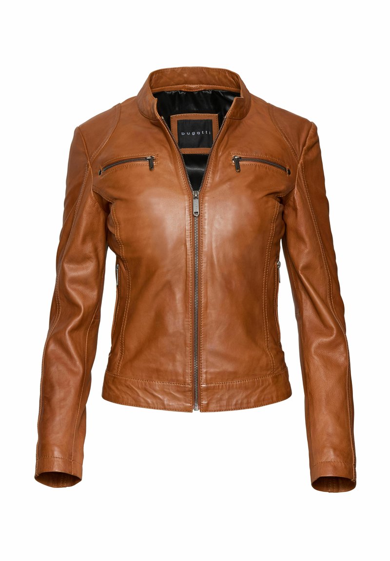 Braune Lederjacke mit hohem Kragen, silbernem Reißverschluss und zwei Brusttaschen. Verfügt über eine glatte Textur und eine figurbetonte Silhouette.