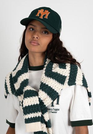 PROHIBITED, MODERN YUPPIES 5-PANEL CAP UNISEX - Caps - green