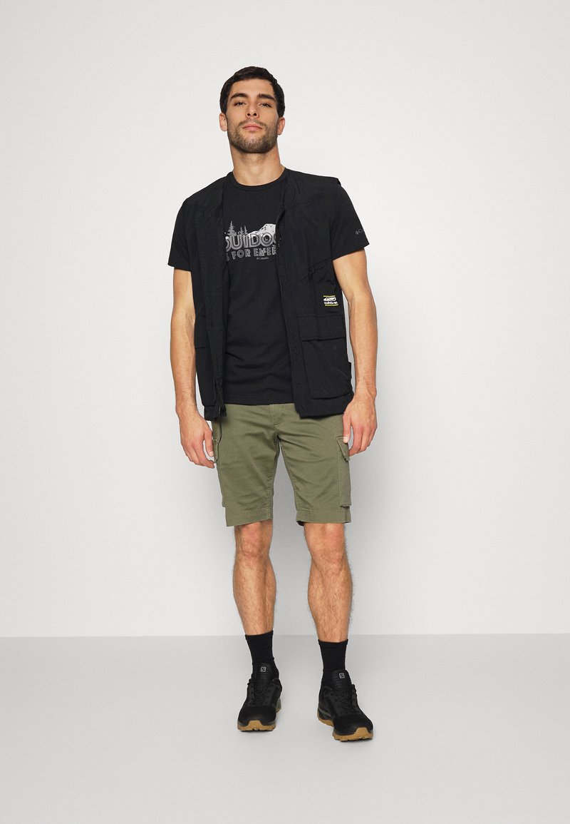 Herren Shirts | Columbia MENS SUN TREK SHORT SLEEVE GRAPHIC TEE Sport T-shirt black/schwarz - HJ23082 Herren Shirts | Columbia MENS SUN TREK SHORT SLEEVE GRAPHIC TEE Sport T-shirt black/schwarz - HJ23082