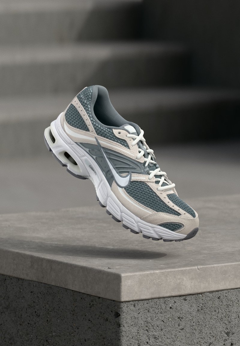 AIR MAX MOTO 2K 