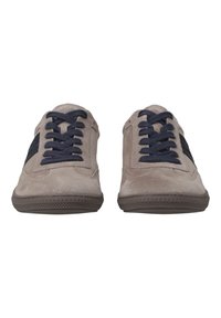 Paul Green Baskets basses - grau