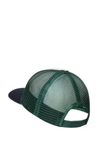 Grøn mesh-kasket med en mørkeblå skygge, der har en plastik snaplukning og en rund krone. Tekstureret mesh for åndbarhed.