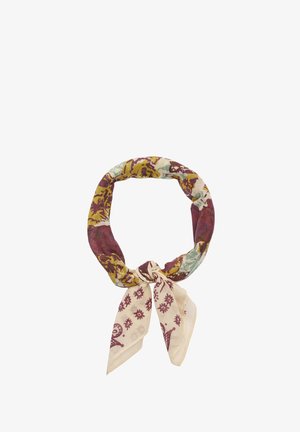 Wielokolorowy jedwabny szalik z kwiatowymi wzorami w burgundzie, zieleni i kremie, związany w pętlę z wiszącymi spiczastymi końcami.