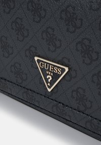 Thumbnail Image 5