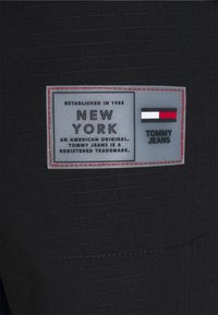 Tommy Jeans Cargobyxor - black