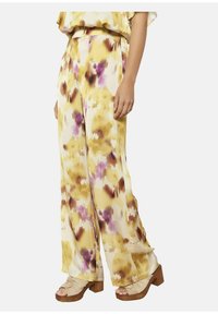 Pantalones - yellow pastel