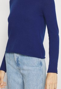 FTC Cashmere Svetr - azure