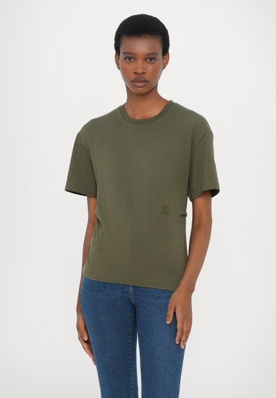 CLOSED DRAPED - Basic T-shirt - forest green