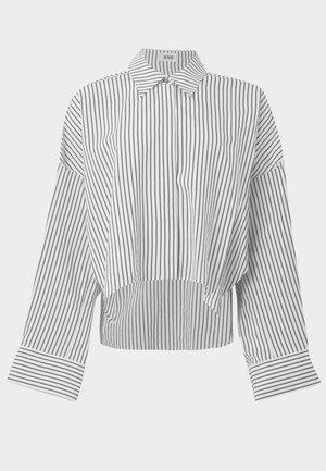 Hvit knappet cropped bluse med vertikale svarte striper, lange vide ermer og spiss krage.
