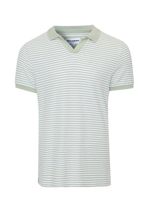 Polo de manga corta con rayas horizontales en verde claro y blanco y cuello en V en verde claro.