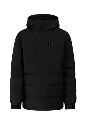 Junge trägt graue Mütze, schwarze Daunenjacke, grauen Reißverschluss-Pullover, grüne Schneehose und schwarze Winterstiefel, steht vor schlichtem Hintergrund.
