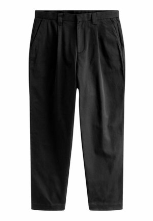 Schwarze Hosen aus glattem Stoff, mit tailliertem Schnitt, vorderen Falten und einem klassischen Bund mit Gürtelschlaufen.