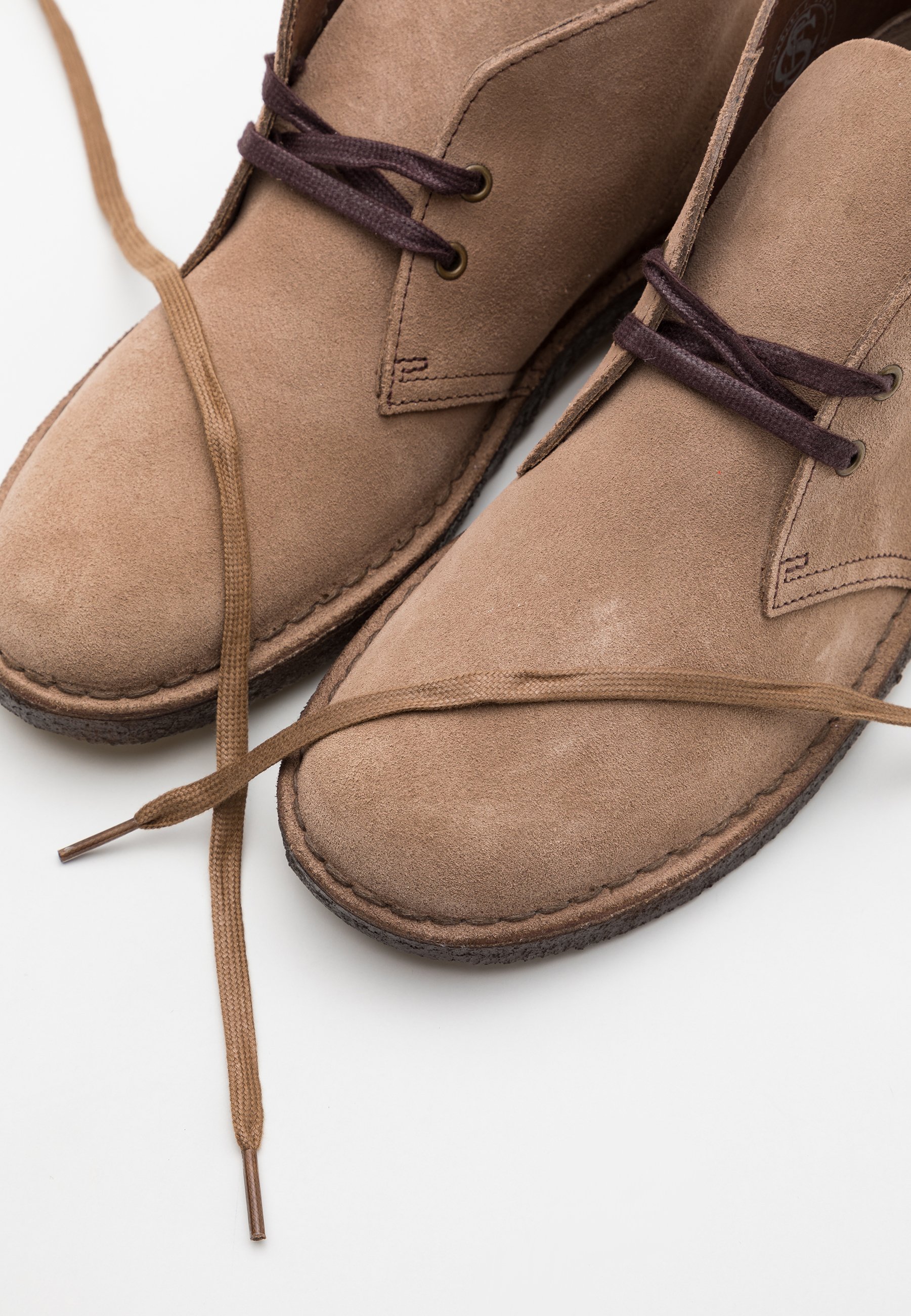 clarks desert boot wolf