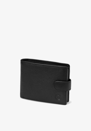 Musta teksturoitu nahkainen kaksiosainen lompakko, jossa on nepparikiinnitys ja kohopainettu pyöreä logo etukulmassa, esitetty suljettuna valkoisella taustalla.