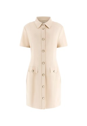Beżowa sukienka z krótkim rękawem i kołnierzykiem, z przodem zapinanym na guziki, dwoma kieszeniami z patkami oraz ozdobami w formie okrągłych guzików. Gładkie, dopasowane wykończenie.