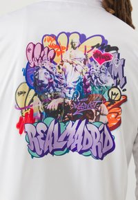 Thumbnail Image 8
