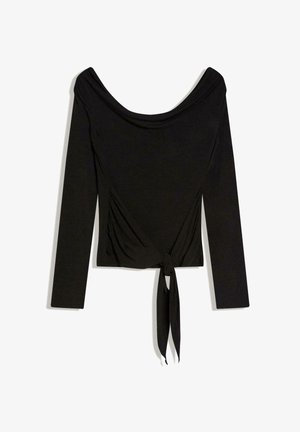 Črna majica z dolgimi rokavi, širokim okroglim izrezom in sprednjo zavezavo na pasu, izdelana iz mehke, elastične tkanine.