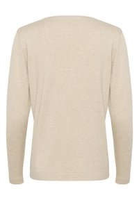 Lichtbeige langhouder trui met een ronde halslijn. Gemaakt van een zachte, gestructureerde brei stof. Eenvoudig ontwerp, geen zichtbare patronen of accenten.