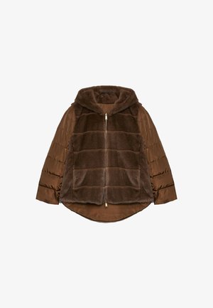 Ruskea toppatakki, jossa on tekoturkisrintamusta ja vetoketjukiinnitys, huppu ja kuminauhoitetut hihat. Pehmeä pinta, jossa kiiltävä viimeistely.