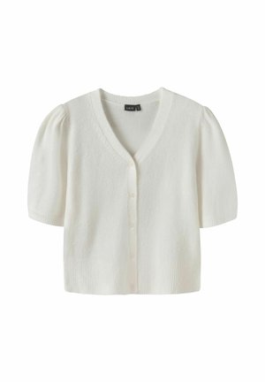 Cardigan blanc en maille à manches courtes avec col en V, boutons sur le devant et manches légèrement bouffantes, présenté sur un fond uni.