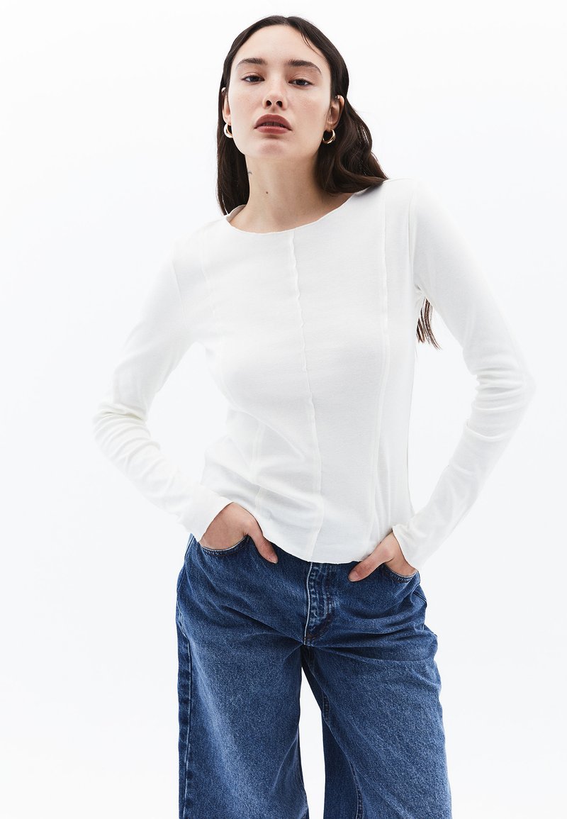 OXXO - MIT ENGEM AUSSCHNITT - Long sleeved top - ice milk, Enlarge
