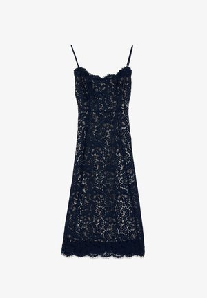 Laivastonsininen pitsinen midimekko, jossa ohuet hihnat, istuva yläosa, kukkakuvio ja aaltoreuna.